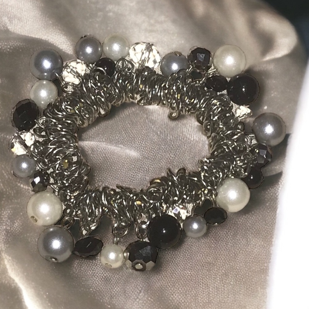 CLEARANCE ~ Faux Pearl Gray + Black Faceted Crystal Stretchy Silvertone Bracelet